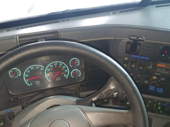 2002 Freightliner Columbia, белый, 2300000 рублей - вид 10