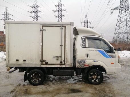 2011 Kia Bongo, белый, 800000 рублей, вид 4