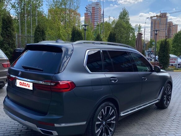 2019 BMW X7 40i I (G07), серый, 6500000 рублей - вид 4