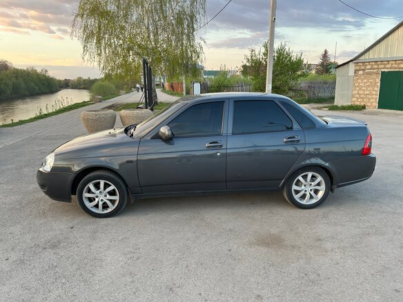 2017 Lada (ВАЗ) Priora I Рестайлинг, серебристый, 540000 рублей - вид 4