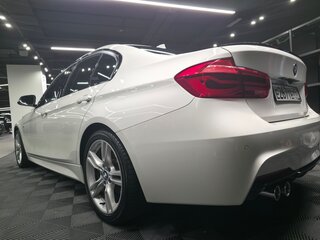 2018 BMW 3 серии 320i xDrive VI (F3x) Рестайлинг, белый, 2700000 рублей, вид 4