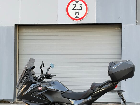 2025 Honda NT1100, чёрный, 1900000 рублей - вид 1
