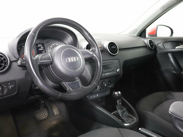 2011 Audi A1 I (8X), красный - вид 13
