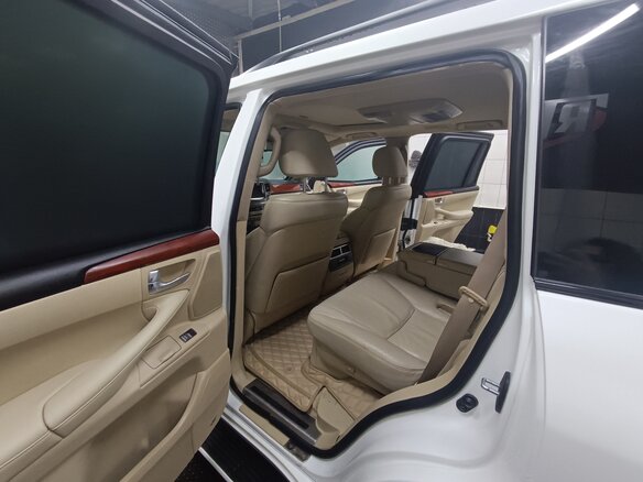 2010 Lexus LX 570 III, белый, 7500000 рублей - вид 12