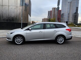 2019 Ford Focus III Рестайлинг, серебристый, 1990000 рублей, вид 4