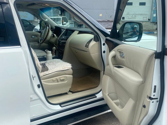 2012 Infiniti QX56 II, белый, 1900000 рублей - вид 5
