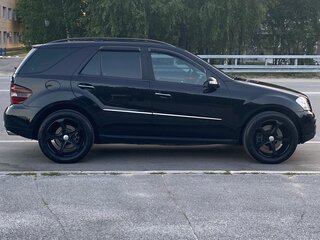 2008 Mercedes-Benz M-Класс 500 II (W164), чёрный, 2200000 рублей, вид 1