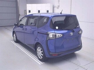 2020 Toyota Sienta II Рестайлинг, синий, 1450000 рублей, вид 2