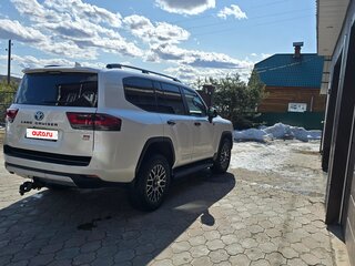 2021 Toyota Land Cruiser 300 Series, белый, 11000000 рублей, вид 3