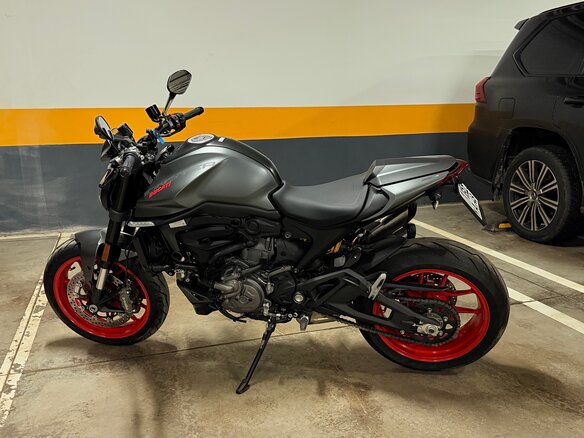 2021 Ducati Monster 937, серый, 1285000 рублей