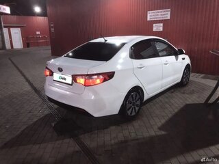 2014 Kia Rio III, белый, 680000 рублей, вид 2