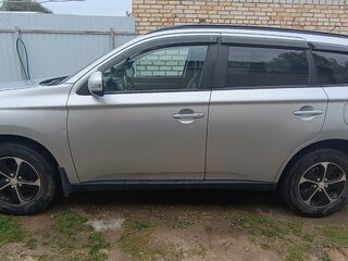 2012 Mitsubishi Outlander III, серебристый, 1350000 рублей, вид 4