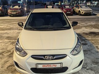 2014 Hyundai Solaris I, белый, 815000 рублей, вид 2