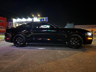 2018 Ford Mustang VI Рестайлинг, чёрный, 3600000 рублей, вид 3
