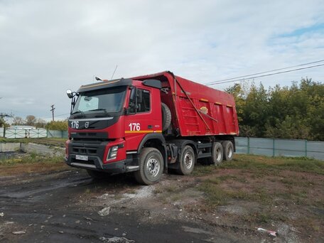 2017 Volvo FM, красный, 6250000 рублей, вид 2