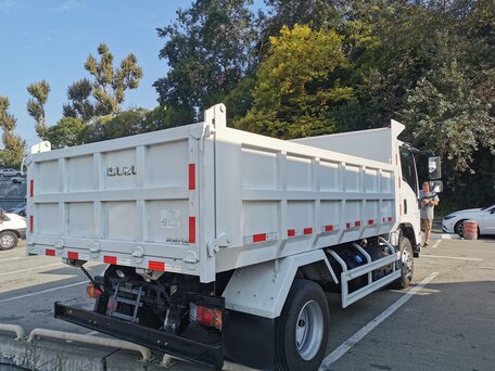 2024 Isuzu Elf (N-series), белый, 6000000 рублей, вид 2