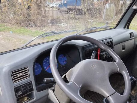 2004 Kia Bongo, белый, 720000 рублей, вид 2