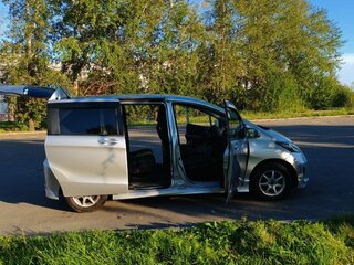 2012 Honda Freed I Рестайлинг, серебристый, 1270000 рублей, вид 5