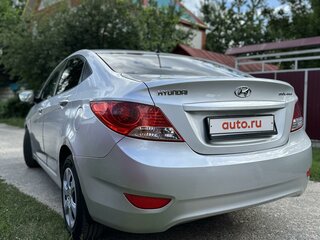 2014 Hyundai Solaris I, серебристый, 995000 рублей, вид 3