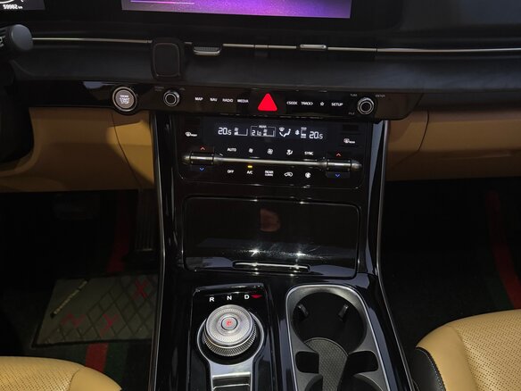 2020 Kia Carnival IV, белый, 4599000 рублей - вид 33