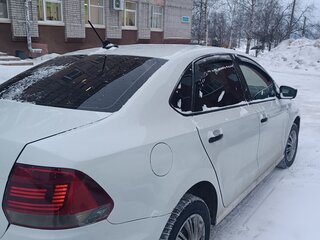 2017 Volkswagen Polo V Рестайлинг, белый, 750000 рублей, вид 1