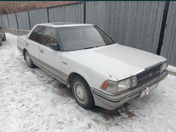 1988 Toyota Crown VIII (S130), серый, 700000 рублей - вид 18