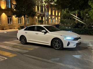 2020 Kia K5 III, белый, 1850000 рублей, вид 3