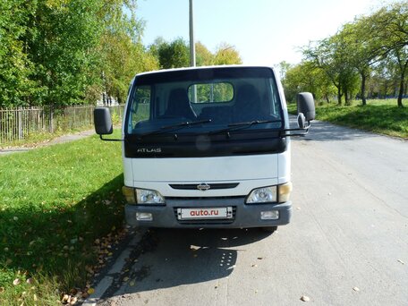 2002 Nissan Atlas, белый, 900000 рублей, вид 1