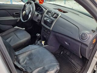 2019 Renault Logan II Рестайлинг, серебристый, 698000 рублей, вид 1