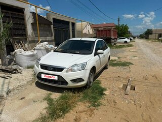 2010 Ford Focus II Рестайлинг, белый, 360000 рублей, вид 1