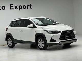 2022 Toyota Yaris L X XP150 Рестайлинг, белый, 1350000 рублей, вид 4