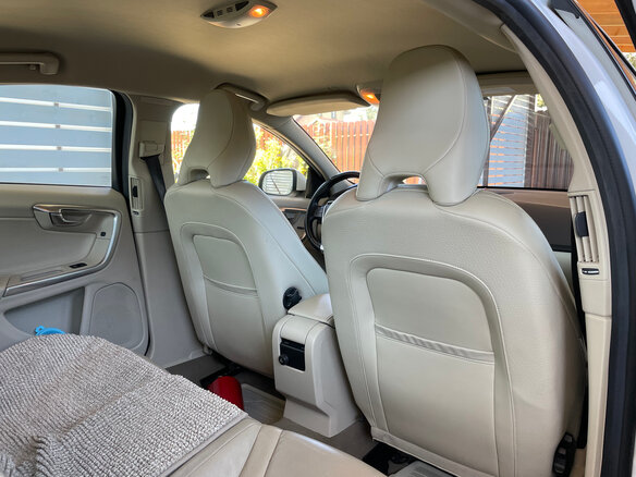 2011 Volvo S60 II, белый - вид 14