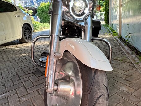 2018 Harley-Davidson Fat Boy, белый, 2550000 рублей, вид 4