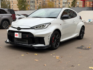 2024 Toyota Yaris IV Рестайлинг, белый, 4900000 рублей, вид 1