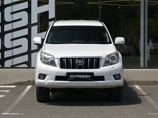 2012 Toyota Land Cruiser Prado 150 Series, белый, 2840000 рублей, вид 3