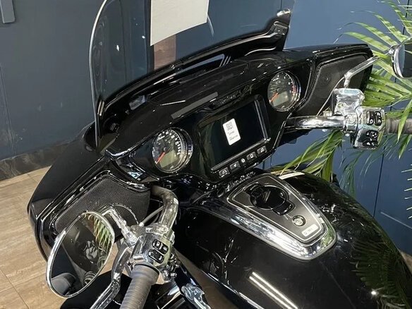 2026 Indian Roadmaster, чёрный - вид 15