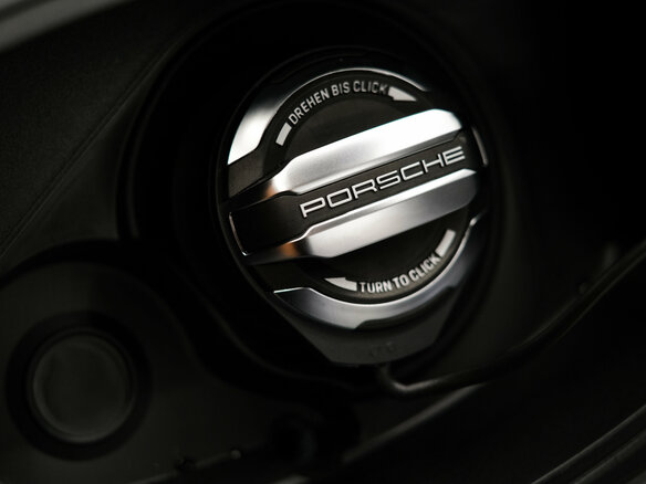 2026 Porsche Cayenne GTS III Рестайлинг, чёрный, 25600000 рублей - вид 35