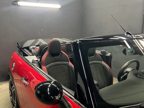 2019 Mini Cabrio JCW John Cooper Works III Рестайлинг, красный, 3490000 рублей - вид 9