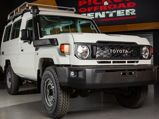 2025 Toyota Land Cruiser 78 70 Series Рестайлинг 2, белый, 9900000 рублей, вид 2