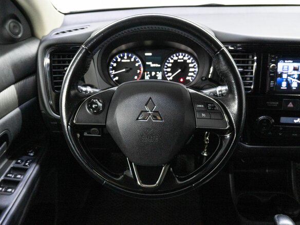 2015 Mitsubishi Outlander III Рестайлинг, белый - вид 17
