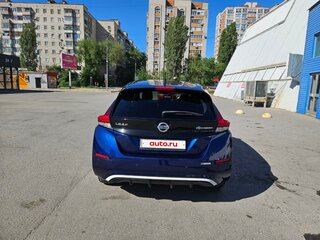 2017 Nissan Leaf II (ZE1), синий, 1790000 рублей, вид 3