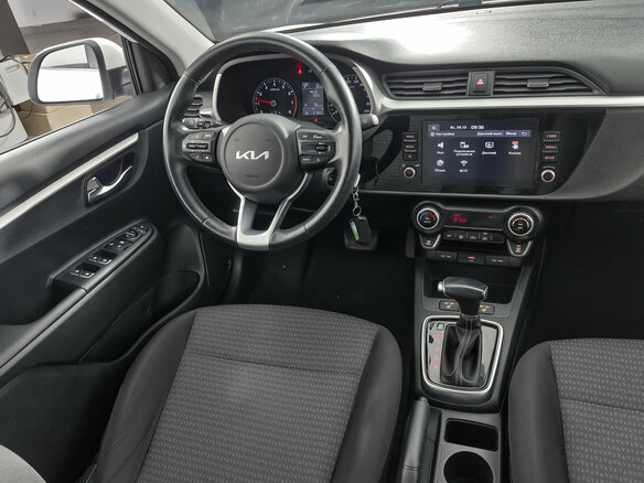 2021 Kia Rio X IV Рестайлинг, белый, 1889000 рублей - вид 13