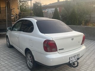 2000 Toyota Echo, белый, 405000 рублей, вид 3