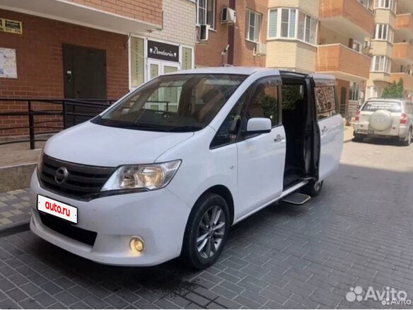 2011 Nissan Serena IV (C26), белый, 1350000 рублей - вид 3