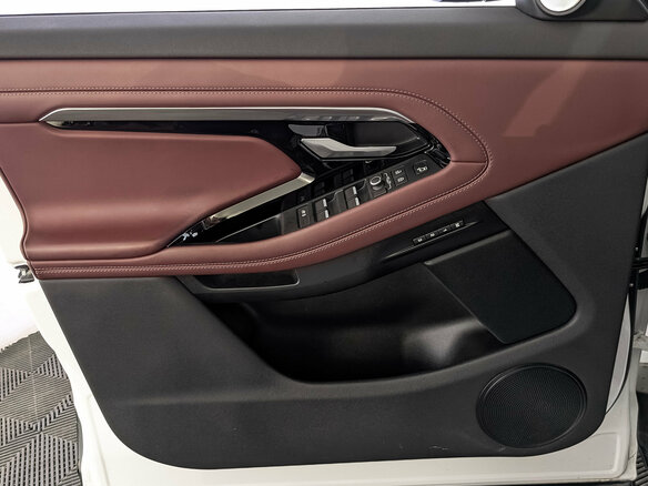 2023 Land Rover Range Rover Evoque II Рестайлинг, белый - вид 19