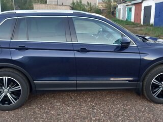2017 Volkswagen Tiguan II, синий, 2780000 рублей, вид 3