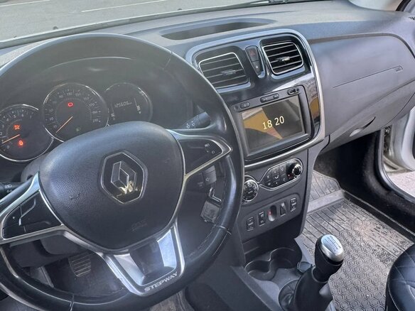 2021 Renault Logan Stepway II Рестайлинг, серый, 750000 рублей - вид 5