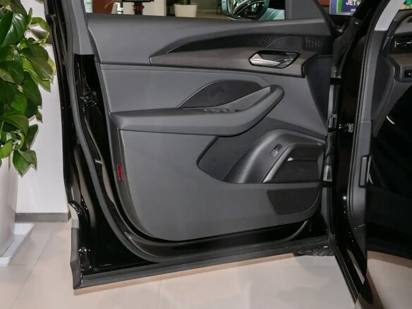 2026 Audi Q6 45 TFSI, чёрный - вид 16
