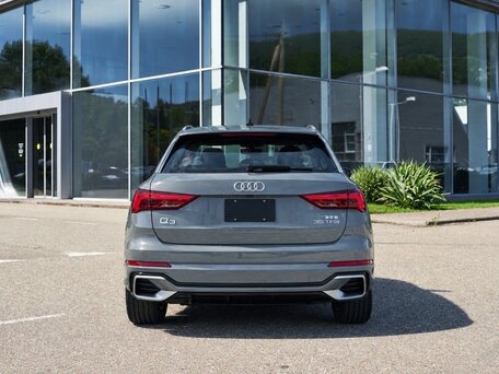 2026 Audi Q3 35 TFSI II (F3), серый, 3899000 рублей, вид 2