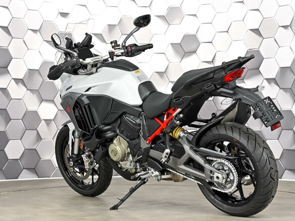 2025 Ducati Multistrada V4, белый, 2829000 рублей - вид 7